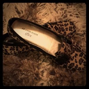 Anne Klein iflex leather leopard print flats
